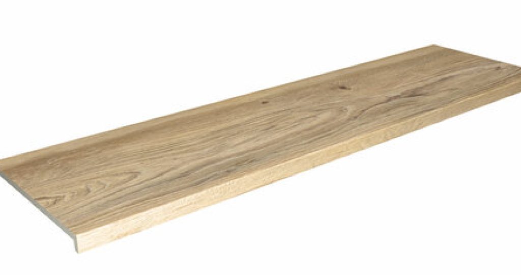 Peldaño Recto Ant. C3 Sequoia Honey 33x120